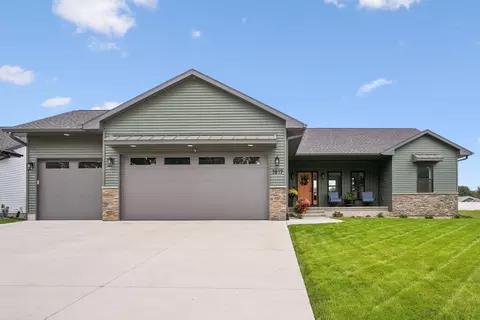1817 Ashworth Dr, Cedar Falls, IA 50613