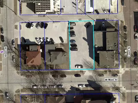 306 W Main, Decorah, IA 52101
