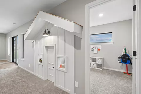 Entry Way - 4610 Sonoma Dr, Cedar Falls, IA 50613 photo 1 of 2