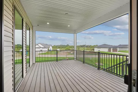 Exterior - 4610 Sonoma Dr, Cedar Falls, IA 50613 photo 4 of 6