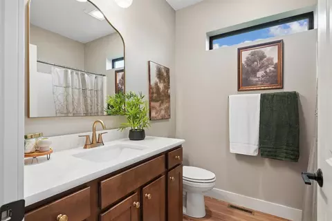 Bath - 4610 Sonoma Dr, Cedar Falls, IA 50613 photo 3 of 4