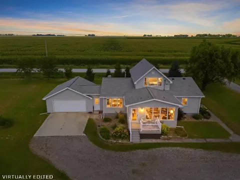 7618 E Bennington Rd, Dunkerton, IA 50626