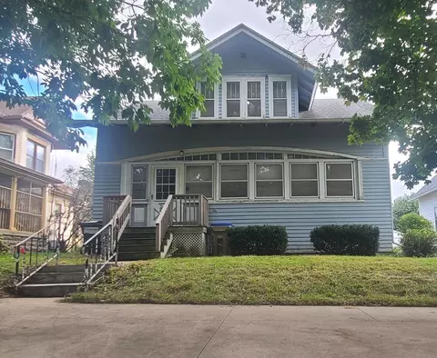 218 E Williams St, Postville, IA 52162