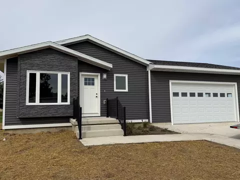 103 Third St, Ossian, IA 52161