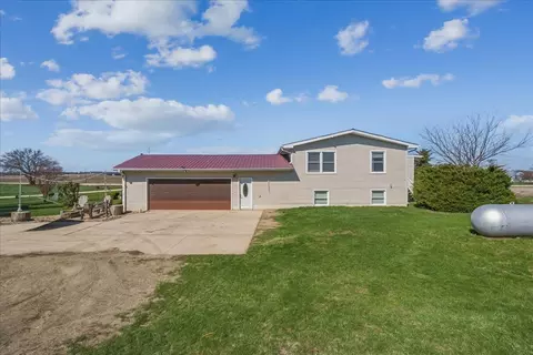 8400 Big Woods Rd, Janesville, IA 50647