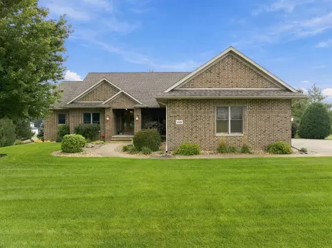 4558 William Dr, Waterloo, IA 50701