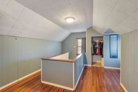 Entry Way - 1520 E Mitchell Ave, Waterloo, IA 50702 photo 1 of 2