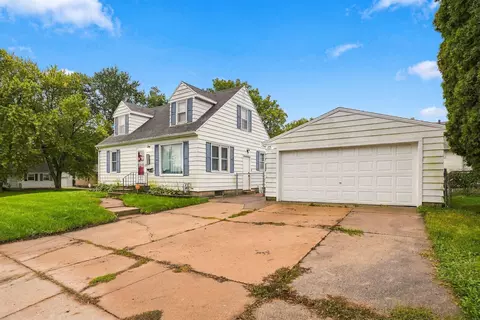 Exterior - 1520 E Mitchell Ave, Waterloo, IA 50702 photo 3 of 3