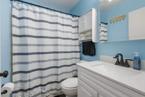 Bath - 1520 E Mitchell Ave, Waterloo, IA 50702 photo 1 of 1