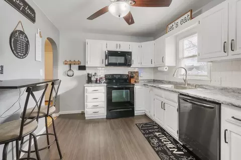 Kitchen - 1520 E Mitchell Ave, Waterloo, IA 50702 photo 4 of 4