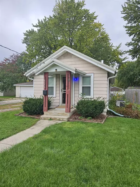 924 N Polk Ave, Mason City, IA 50401