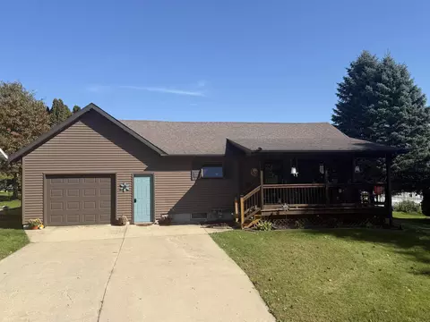 701 S Egbert St, Monona, IA 52159