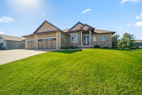 Exterior - 402 Eagle Ct, Shellsburg, IA 52332 photo 6 of 6