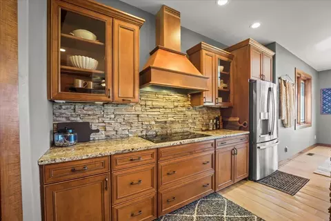 Kitchen - 402 Eagle Ct, Shellsburg, IA 52332 photo 3 of 6