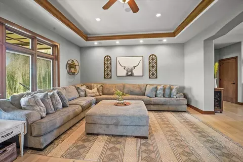 Living - 402 Eagle Ct, Shellsburg, IA 52332 photo 3 of 3