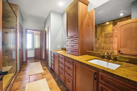 Bath - 402 Eagle Ct, Shellsburg, IA 52332 photo 1 of 5