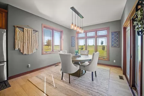 Dining - 402 Eagle Ct, Shellsburg, IA 52332 photo 1 of 3