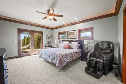 Bedroom - 402 Eagle Ct, Shellsburg, IA 52332 photo 2 of 6