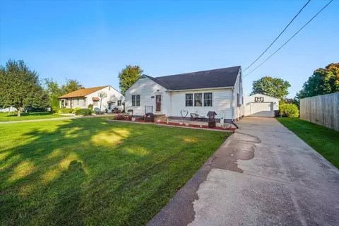 1405 Clark St, Dysart, IA 52224