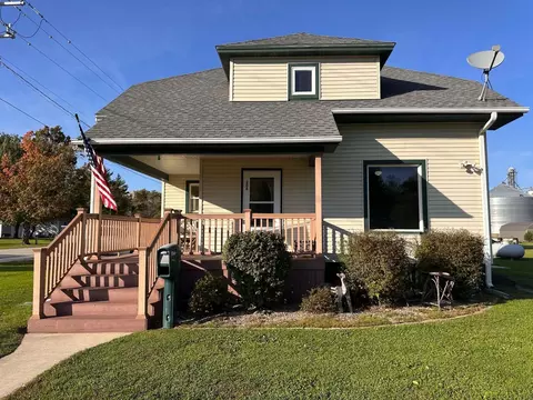 208 NW 5th St, Fort Atkinson, IA 52144