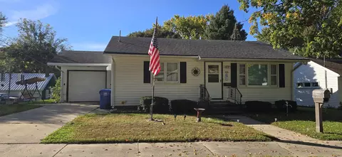 804 2nd St, Charles City, IA 50616