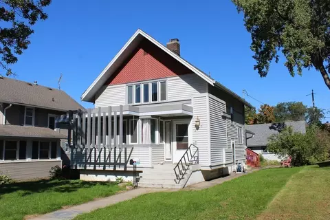 303 3rd Ave, Charles City, IA 50616