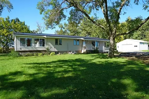 2271 Quince Ave, Charles City, IA 50616