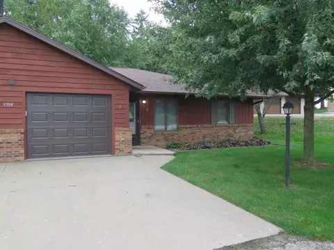 1304 Laurel Dr #1, Decorah, IA 52101