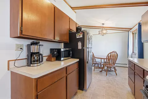 Kitchen - 1024 Triangle Dr, Shell Rock, IA 50670 photo 2 of 3