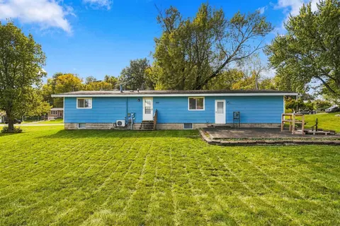 Exterior - 1024 Triangle Dr, Shell Rock, IA 50670 photo 3 of 5