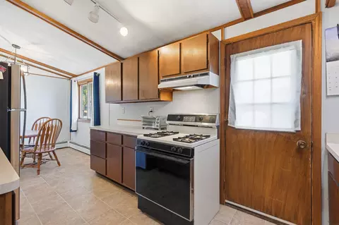 Kitchen - 1024 Triangle Dr, Shell Rock, IA 50670 photo 3 of 3