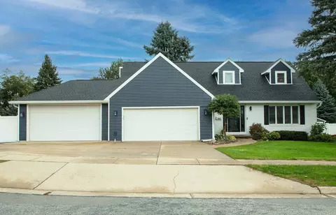 1604 Hillside Ave, Waverly, IA 50677