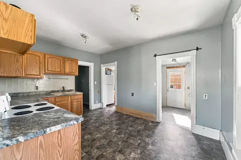 Entry Way - 424 E Jackson St, Shell Rock, IA 50670 photo 1 of 1