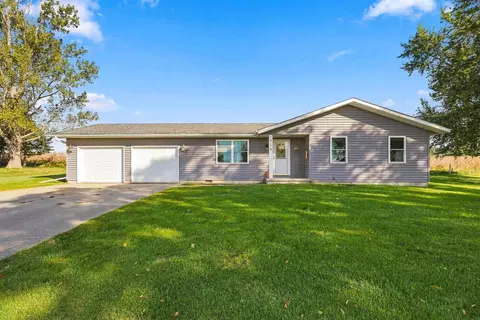 416 Obrien Ct, Independence, IA 50644