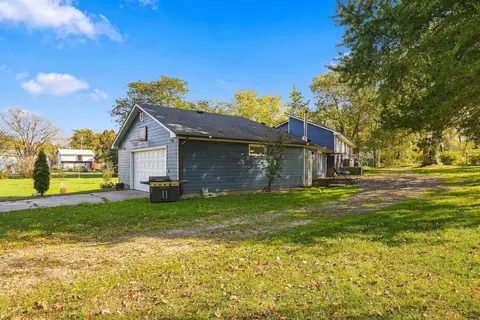 Exterior - 210 N 3rd St, Hazleton, IA 50641 photo 3 of 8