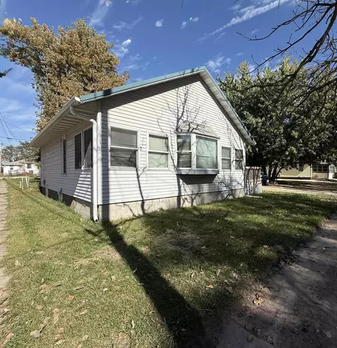 Exterior - 612 Upton Ave, Waterloo, IA 50701 photo 4 of 6