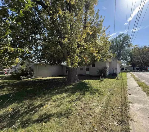 Exterior - 612 Upton Ave, Waterloo, IA 50701 photo 6 of 6