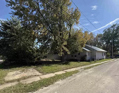 Exterior - 612 Upton Ave, Waterloo, IA 50701 photo 5 of 6