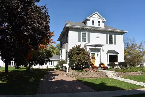 715 Mechanic St, Osage, IA 50461