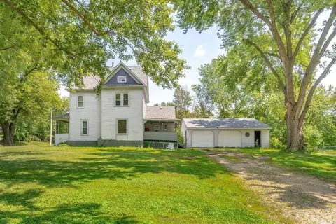 412 W Charles, Oelwein, IA 50662