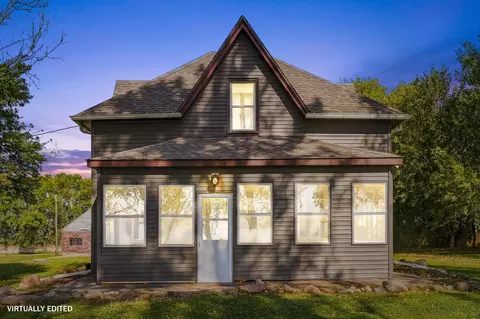 19607 280th St, Parkersburg, IA 50665