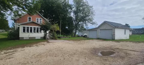 303 S Monroe St, Garnavillo, IA 52049