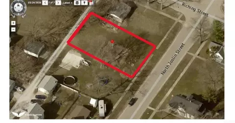 707 N Joslin St, Charles City, IA 50616