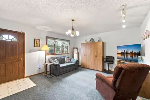 Living - 417 N Maple St, Sumner, IA 50674 photo 6 of 7