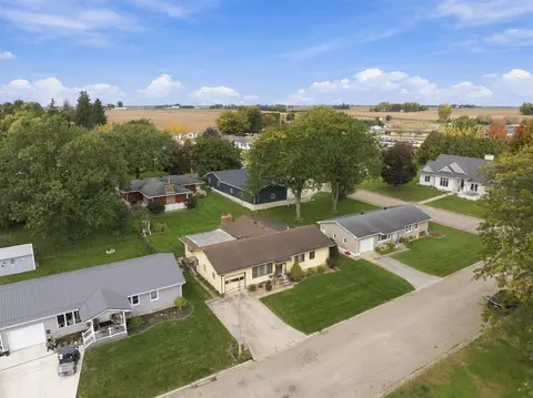 View/Area - 417 N Maple St, Sumner, IA 50674 photo 1 of 3