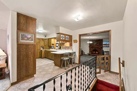 Entry Way - 417 N Maple St, Sumner, IA 50674 photo 1 of 2