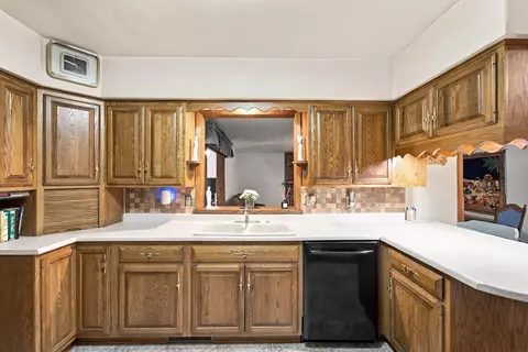 Kitchen - 417 N Maple St, Sumner, IA 50674 photo 2 of 3
