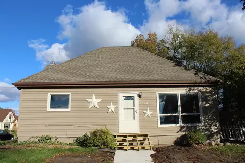 522 NW 4th St, Waverly, IA 50677