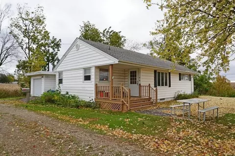 1400 S Main St, Charles City, IA 50616