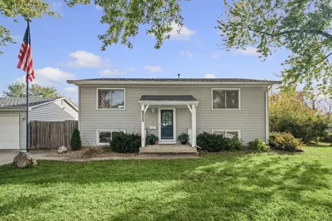 210 Pine St, Waverly, IA 50677